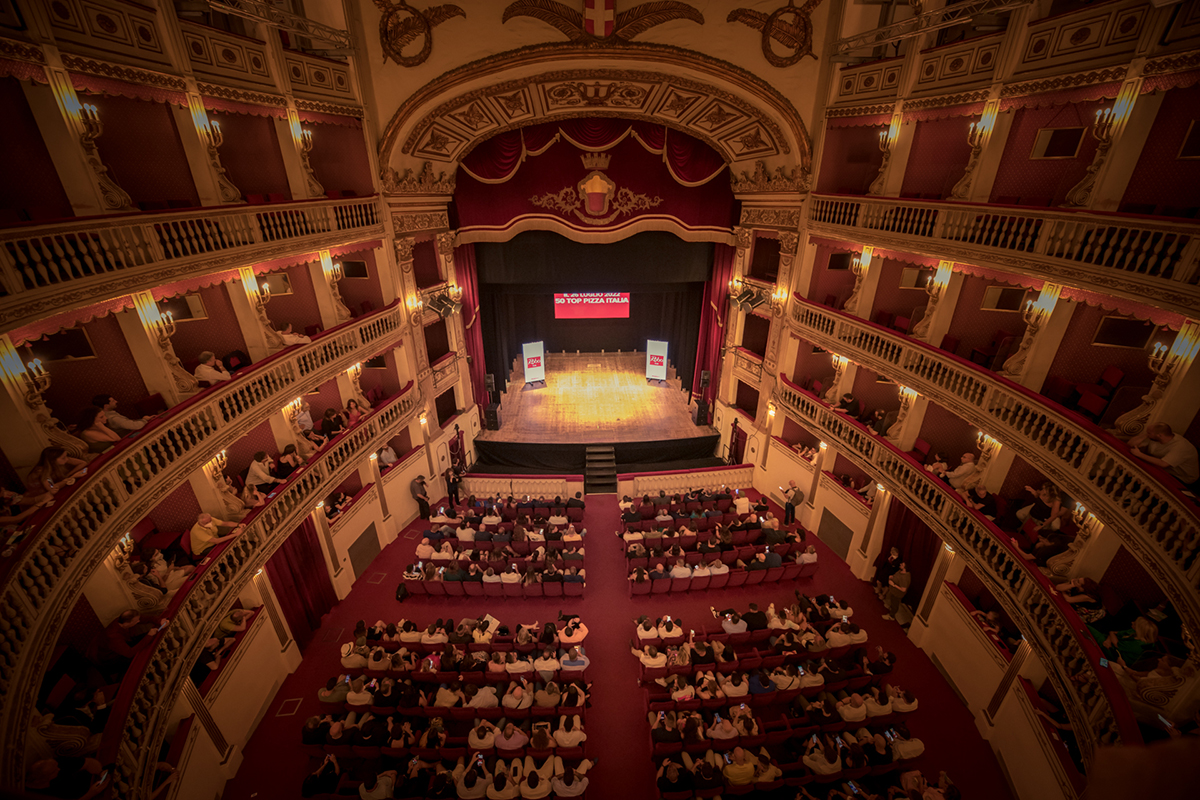 Teatro Mercadante, Napoli